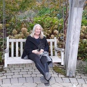 Meet your Posher, Claudia